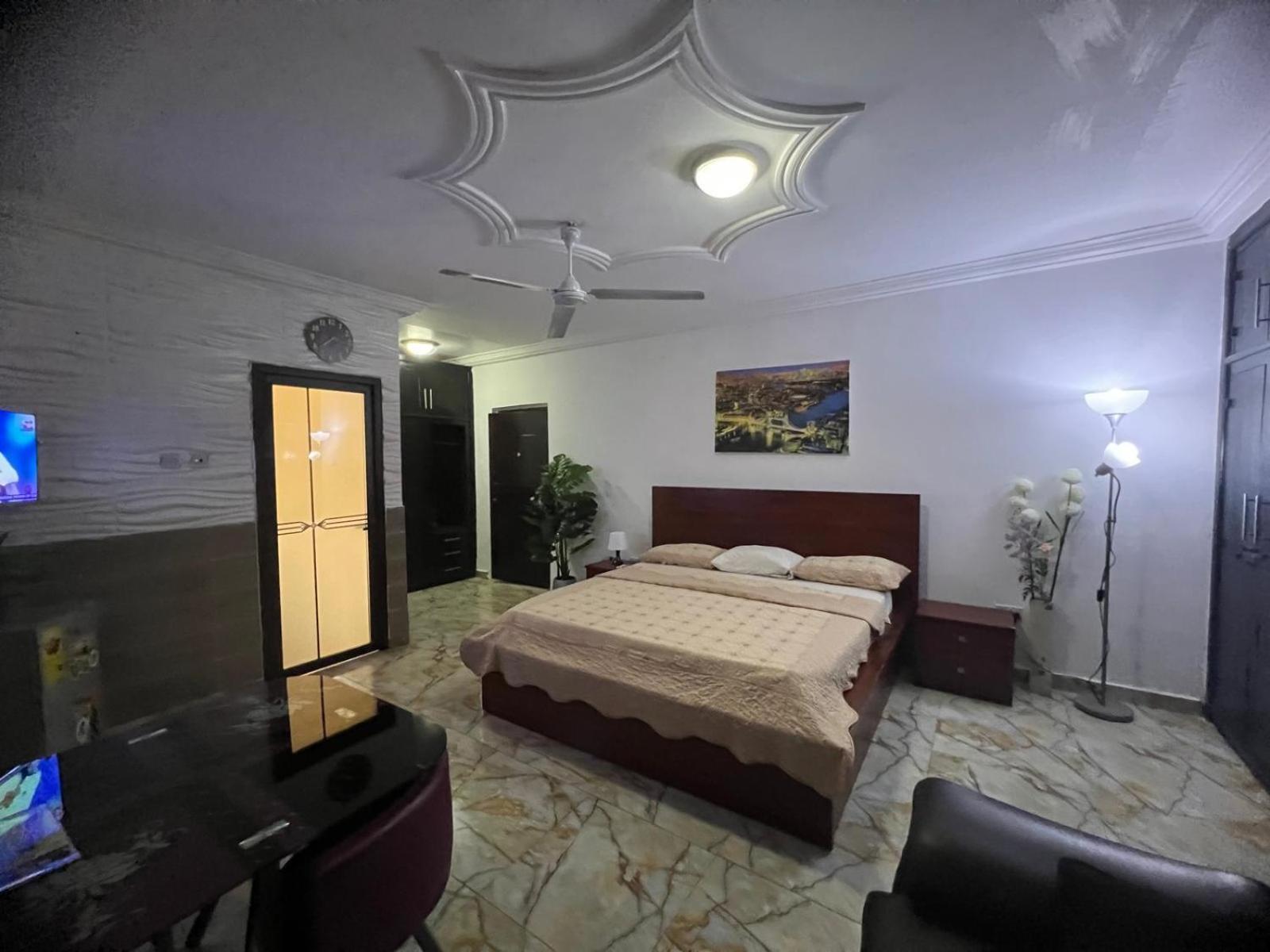 Nesta Barron -Home Away From Home North Legon Buitenkant foto